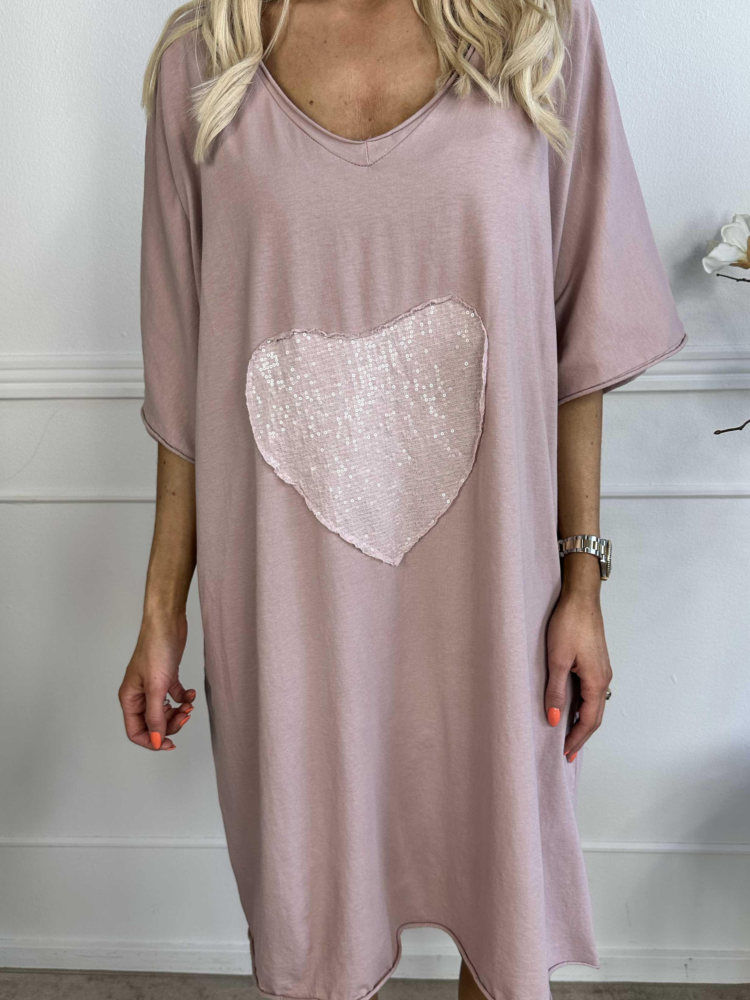 Shila - T-shirtklänning i bomull med paljetthjärta